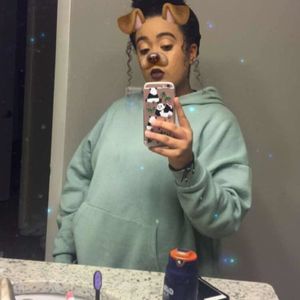 Meet your Posher, Mikayla